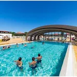 Mobil 4 Etoiles En Bord De Camping